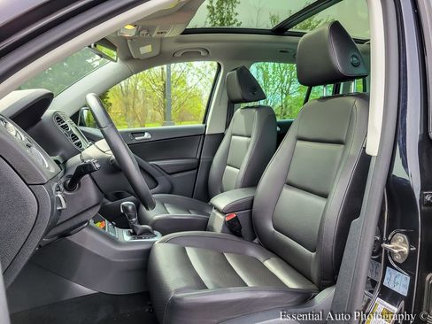 Used 2017 Volkswagen Tiguan Wolfsburg Edition image 8