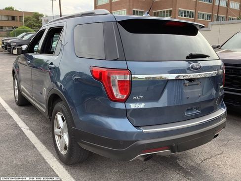 Used 2018 Ford Explorer XLT w/ Equipment Group 202A image 5