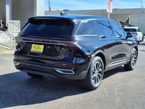 New 2026 Lincoln Nautilus Premier image 2