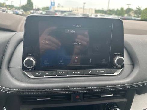 Used 2023 Nissan Rogue SV AWD/4WD image 12