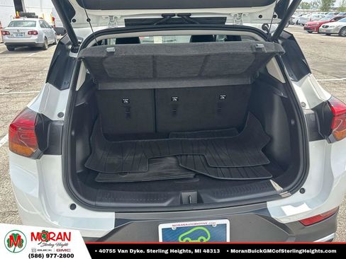 Certified 2022 Buick Encore GX Essence FWD image 11