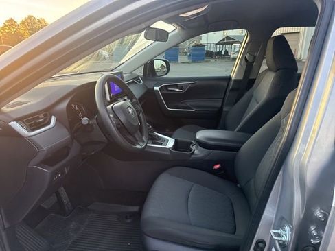 Used 2024 Toyota RAV4 XLE image 22