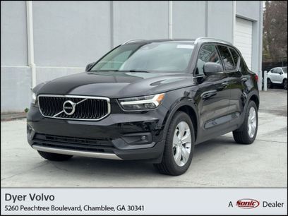 Used 2021 Volvo XC40 T5 Momentum w/ Premium Package
