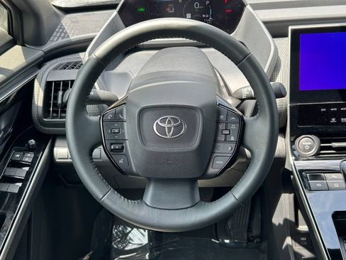 Used 2024 Toyota bZ4X AWD image 40