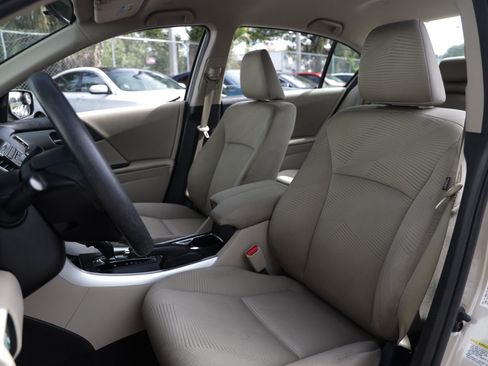 Used 2015 Honda Accord LX image 10