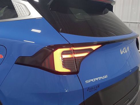 New 2026 Kia Sportage EX image 34