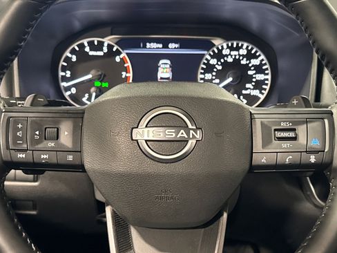 Used 2025 Nissan Rogue SV image 22