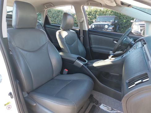 Used 2015 Toyota Prius Prime Advanced image 10