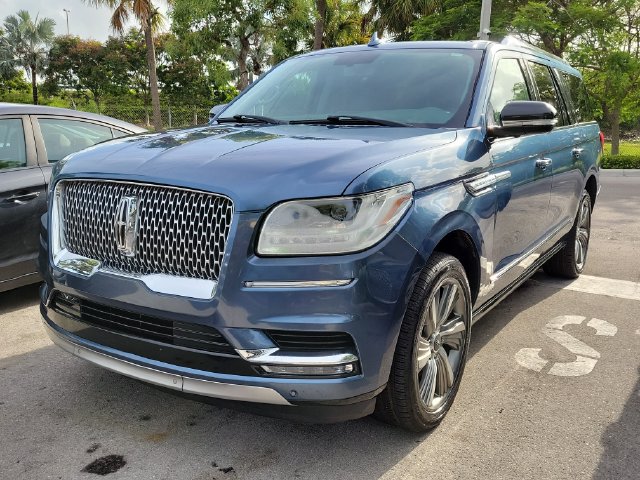 Used 2018 Lincoln Navigator L Reserve AWD/4WD image 3