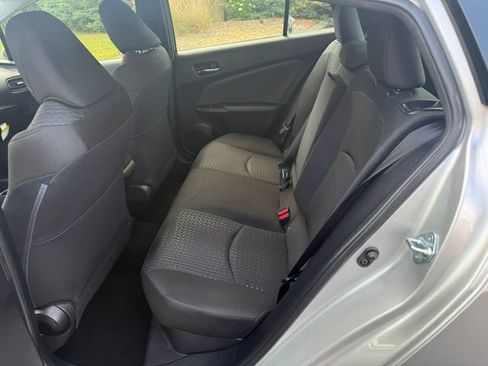 Used 2018 Toyota Prius One FWD image 6