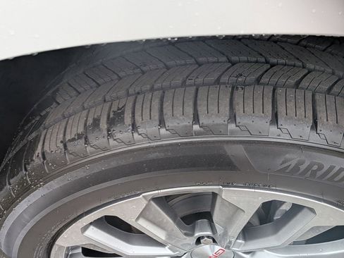 Used 2021 GMC Yukon Denali w/ Denali Premium Package image 11