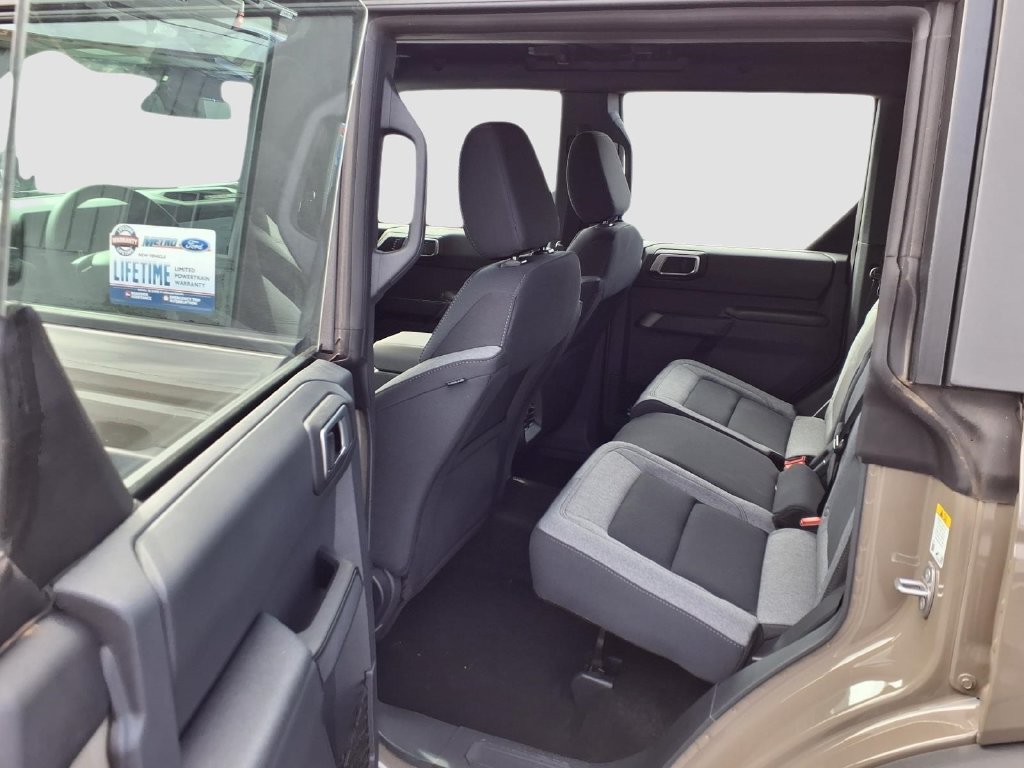 Used 2025 Ford Bronco 4-Door AWD/4WD image 31