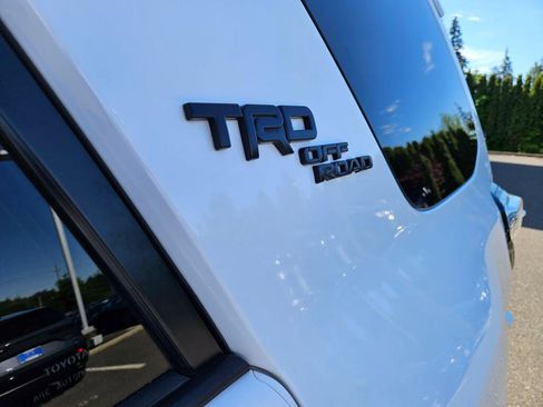 Used 2020 Toyota 4Runner TRD Off-Road Premium w/ Moonroof Package AWD/4WD image 9