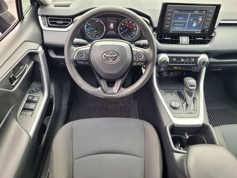 Used 2022 Toyota RAV4 LE AWD/4WD image 7