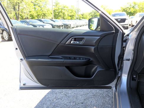 Used 2017 Honda Accord Sport Special Edition image 10