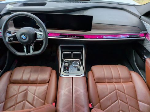 Certified 2023 BMW 760i xDrive w/ Executive Package image 31