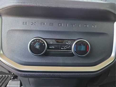 New 2026 Ford Expedition Active image 14