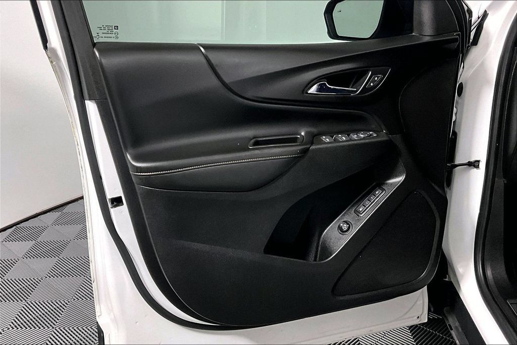 Used 2019 Chevrolet Equinox Premier FWD image 23