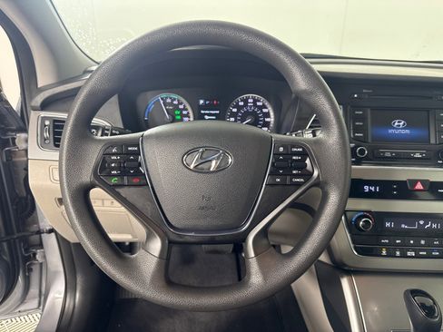 Used 2016 Hyundai Sonata SE image 16