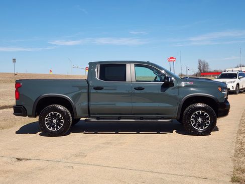 Used 2025 Chevrolet Silverado 1500 ZR2 w/ Technology Package image 7