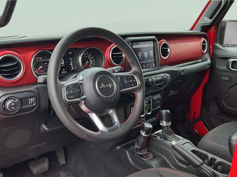 Used 2023 Jeep Gladiator Rubicon AWD/4WD image 12