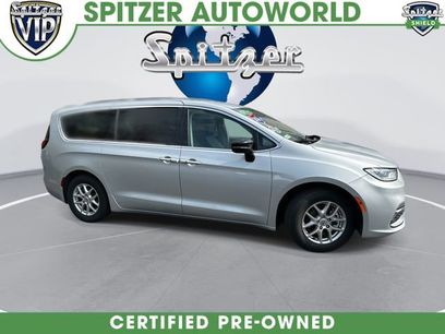 Used 2024 Chrysler Pacifica Touring-L