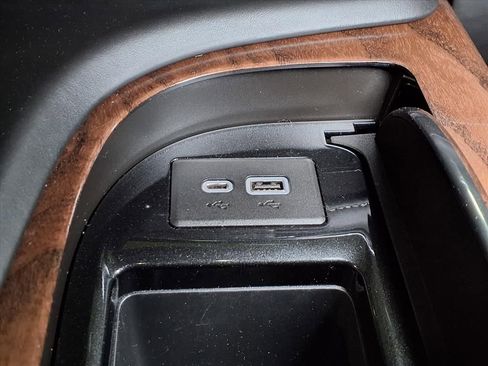 Used 2021 Cadillac Escalade Sport Platinum w/ LPO, ONYX Package image 6