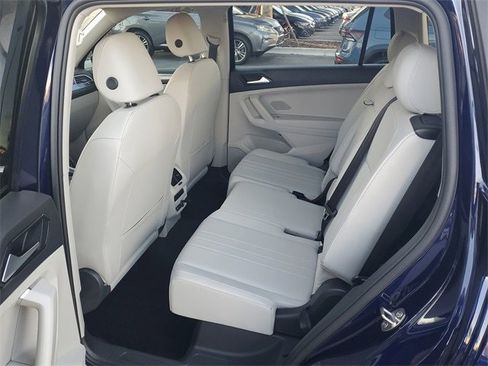 Certified 2023 Volkswagen Tiguan SE image 10