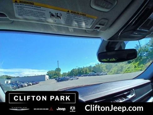 Certified 2023 Jeep Grand Cherokee Limited AWD/4WD image 25