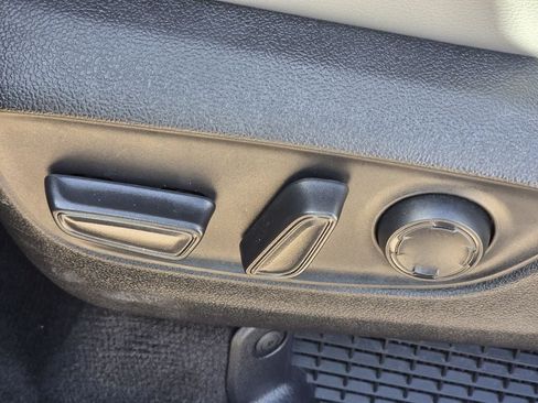 Used 2026 Toyota Sienna XLE FWD image 28