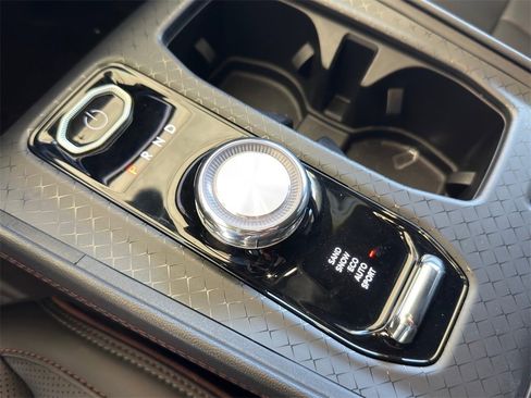 Used 2024 Jeep Wagoneer Launch Edition image 19