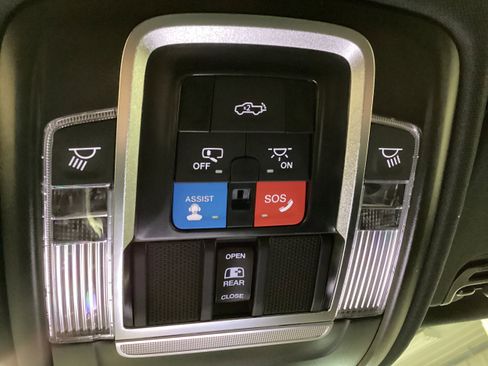 New 2026 RAM 1500 4x4 Crew Cab image 19