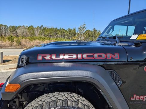 Used 2023 Jeep Gladiator Rubicon w/ Cold Weather Group image 23