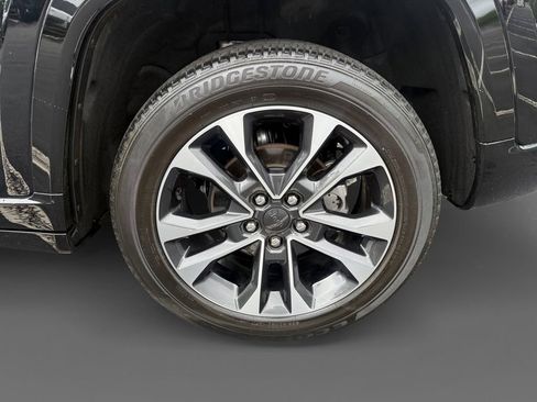 Certified 2023 Jeep Grand Cherokee Overland w/ Luxury Tech Group IV AWD/4WD image 8