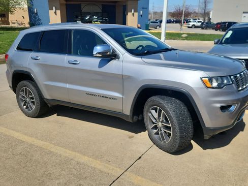 Used 2018 Jeep Grand Cherokee Limited image 4