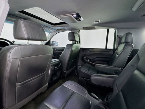 Used 2018 Chevrolet Suburban LT image 18