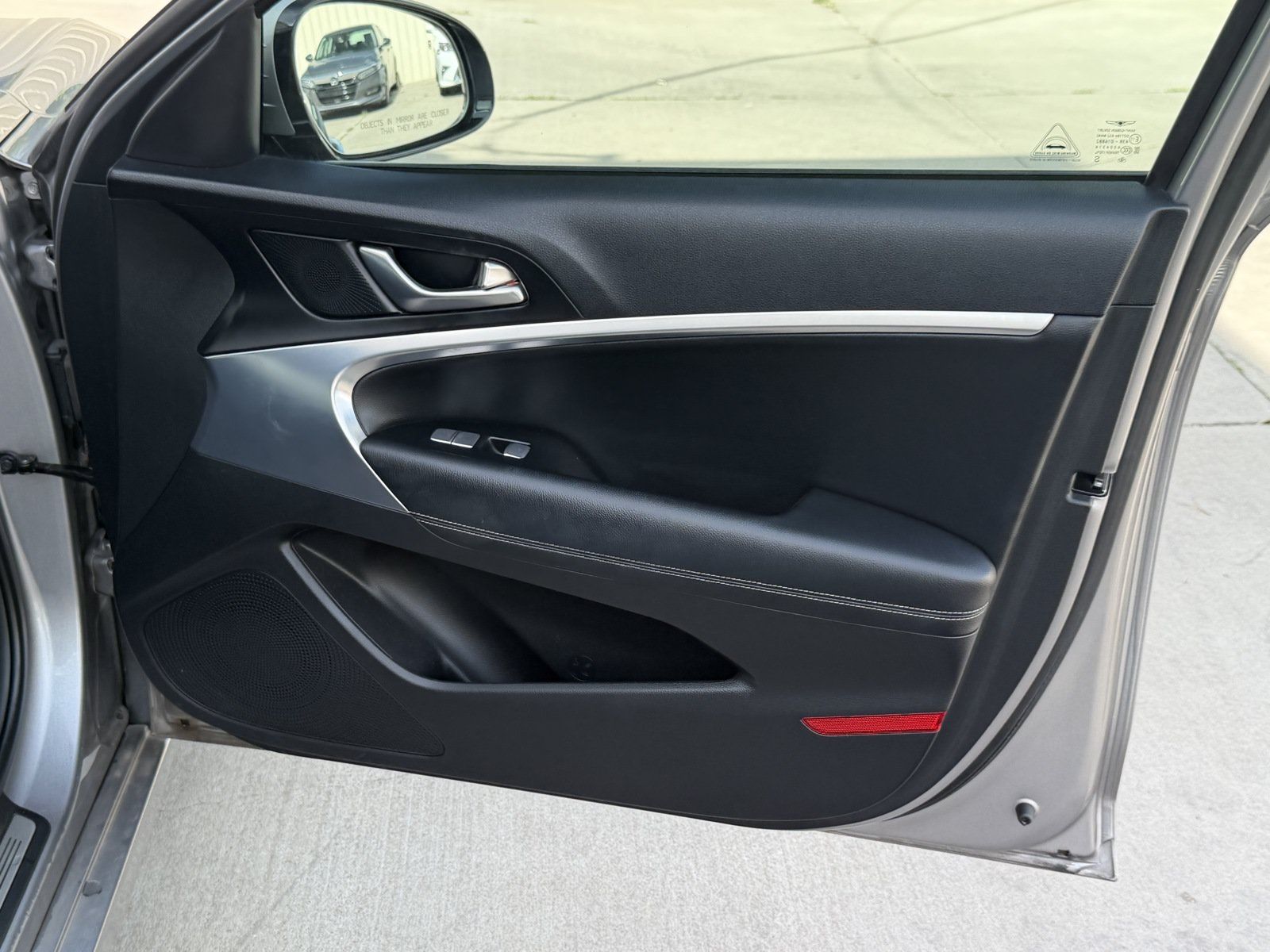 Used 2020 Genesis G70 2.0T RWD image 33
