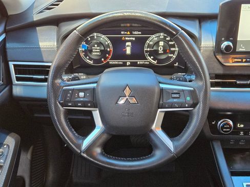 Used 2023 Mitsubishi Outlander SE FWD image 22