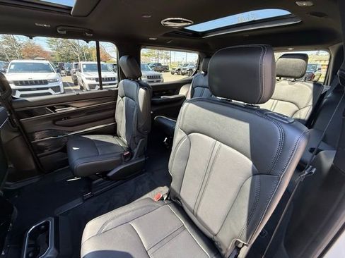 New 2026 Jeep Grand Wagoneer Summit image 21