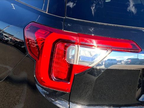 Used 2021 GMC Acadia Denali w/ Denali Technology Package image 28