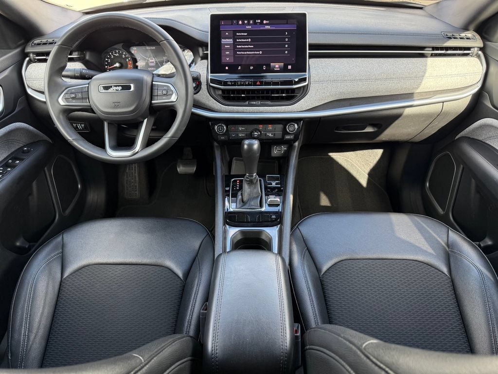 Used 2024 Jeep Compass Latitude AWD/4WD image 21