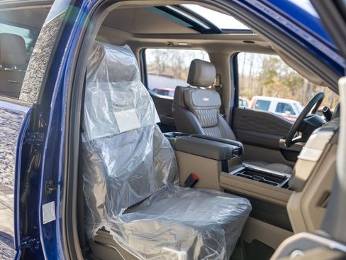 Used 2026 Ford F450 Platinum w/ Platinum Plus Package image 38