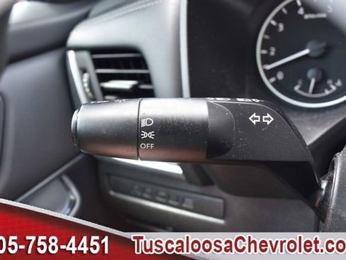 Used 2024 Nissan Rogue S FWD image 27