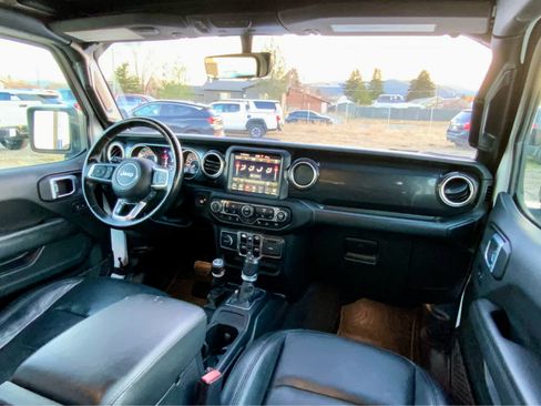 Used 2021 Jeep Wrangler Unlimited Sahara image 36