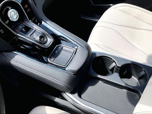 Used 2025 Acura RDX SH-AWD image 17