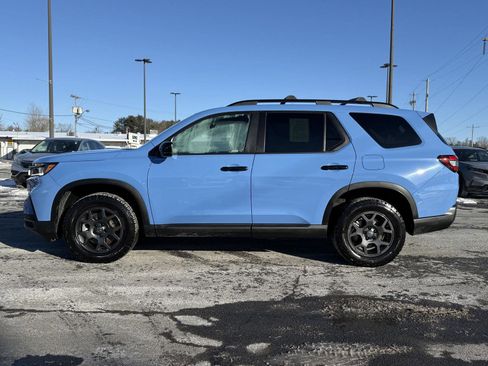 Certified 2023 Honda Pilot TrailSport image 8