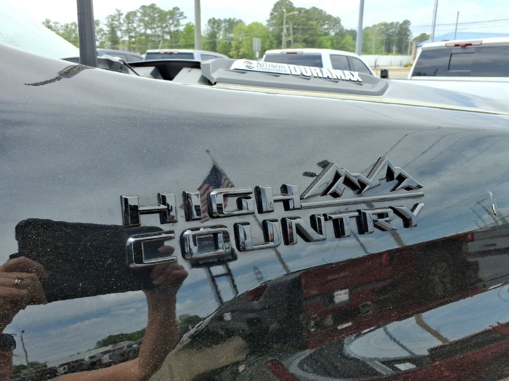 Used 2024 Chevrolet Silverado 3500 High Country w/ High Country Premium Package AWD/4WD image 10