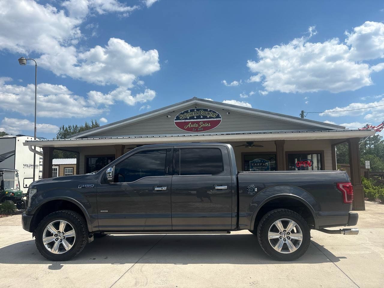 Used 2016 Ford F150 Platinum w/ Equipment Group 701A Luxury AWD/4WD image 8