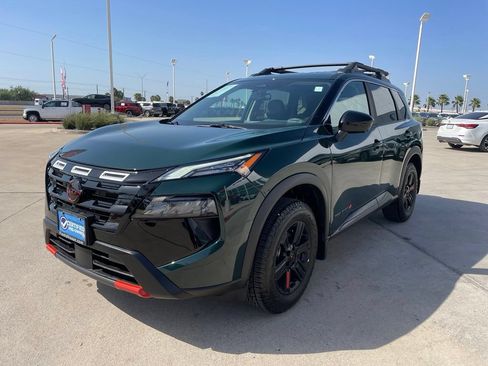 Certified 2026 Nissan Rogue SV AWD/4WD image 3
