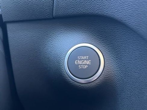 New 2026 Volvo XC40 B4 Core image 20